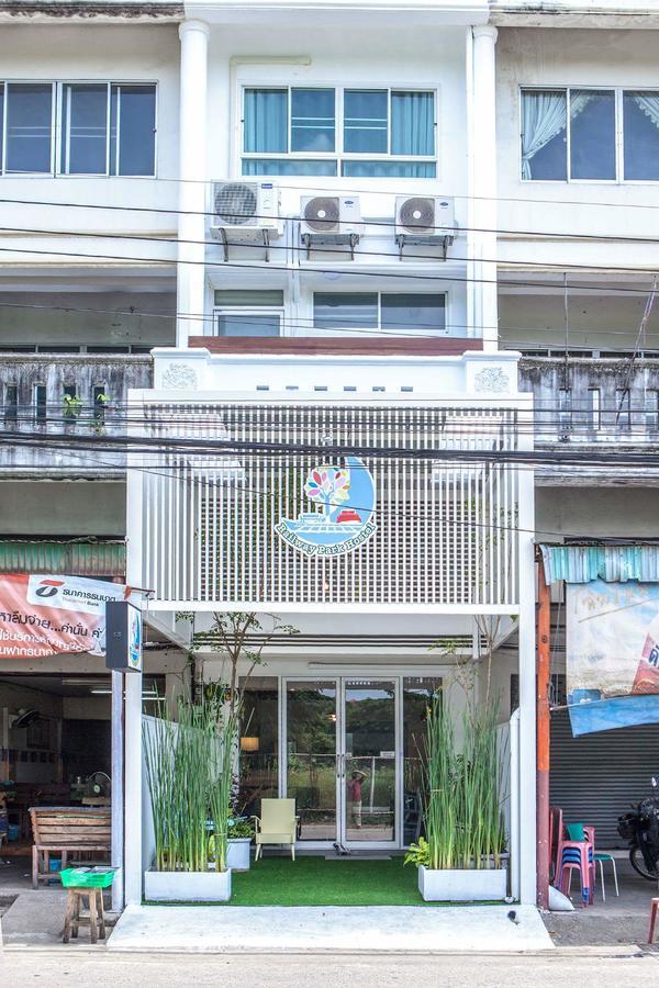 Railway Park Hostel Chiang Mai Buitenkant foto