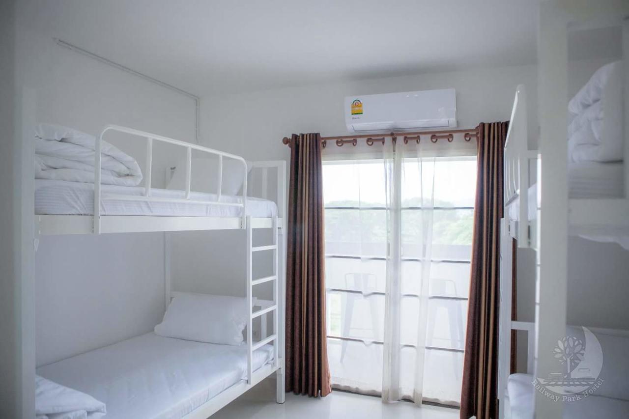 Railway Park Hostel Chiang Mai Buitenkant foto